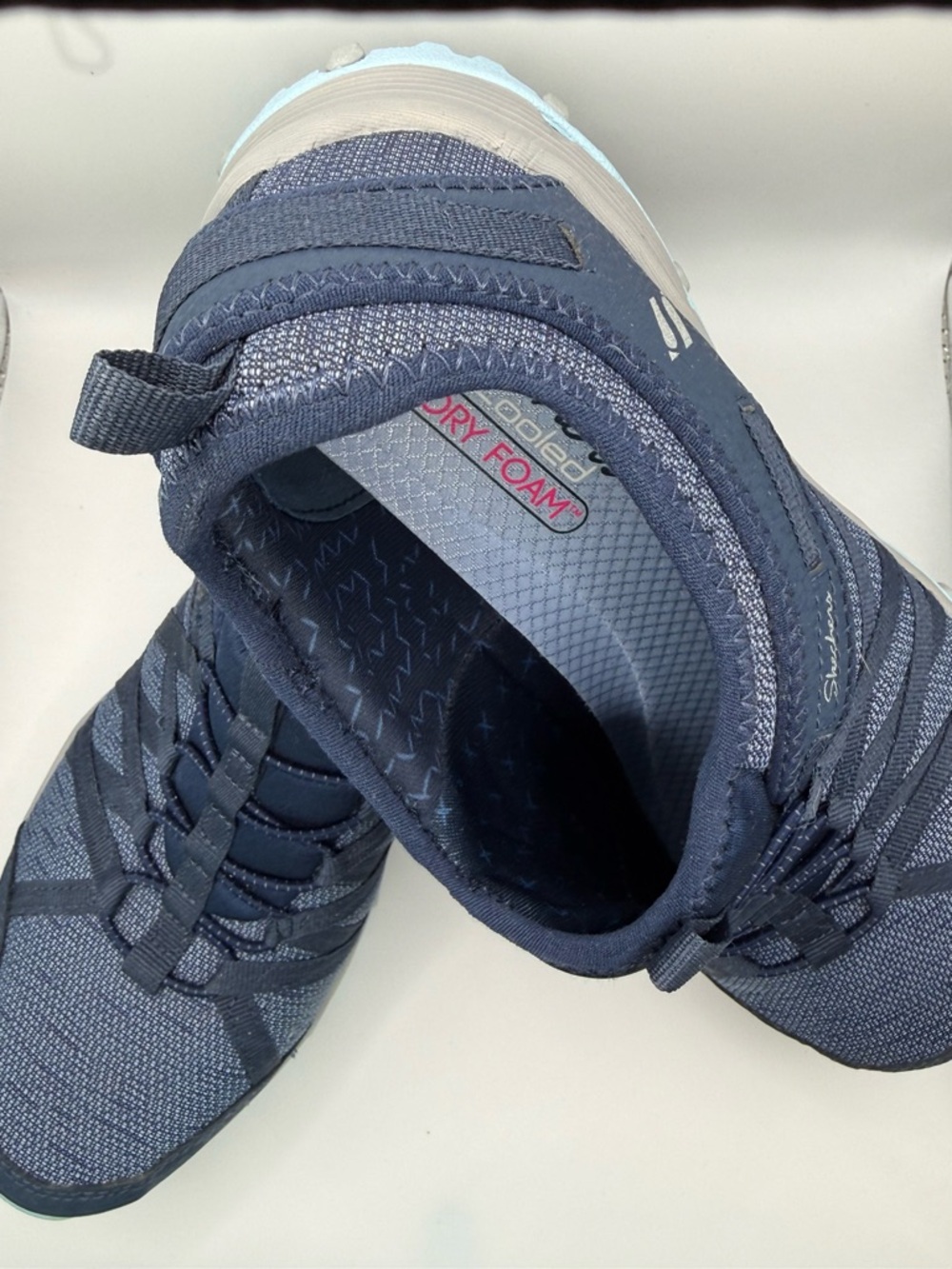 Skechers memory foam air cooled hiker topanga